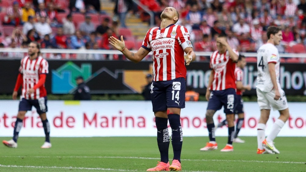 Chicharito registra solo un gol en su regreso a Chivas