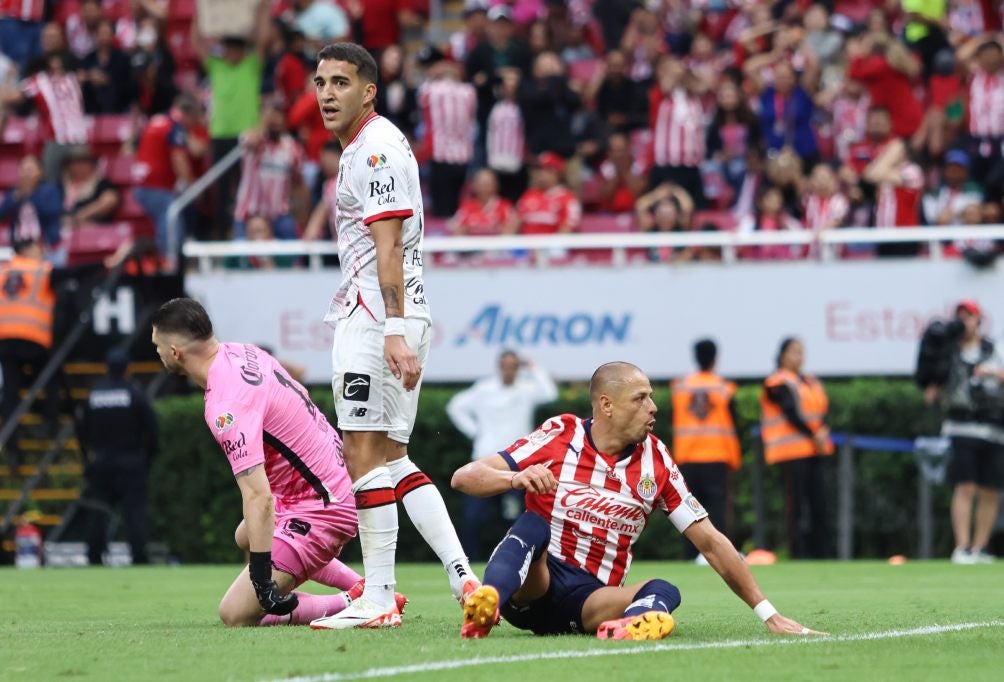 Javier Hernández falló dos claras de gol vs Toluca