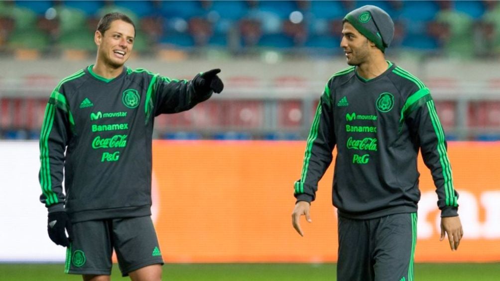 Javier junto a Carlos Vela con el Tricolor