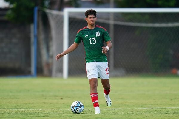 Adrián Pelayo en un partido de México Sub 17