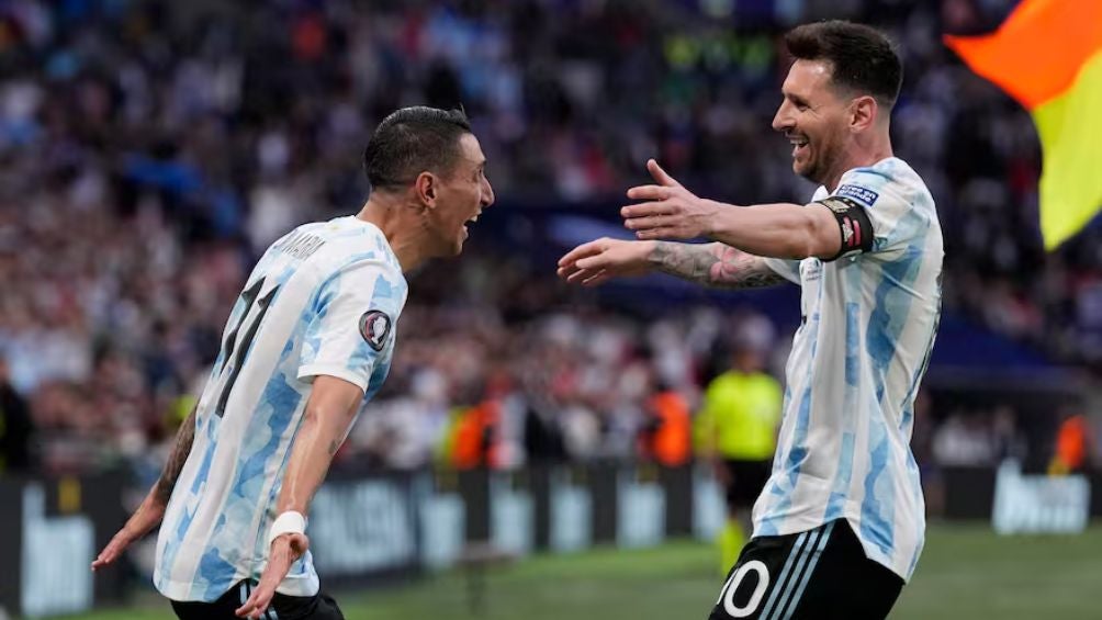 Di María junto a Lionel Messi