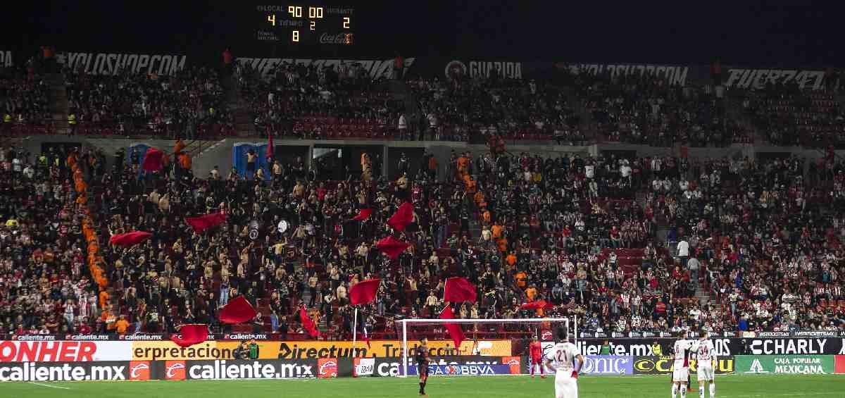 Estadio despidió a Chivas