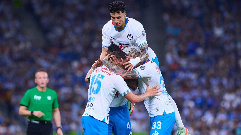 Cruz Azul celebra uno de sus goles