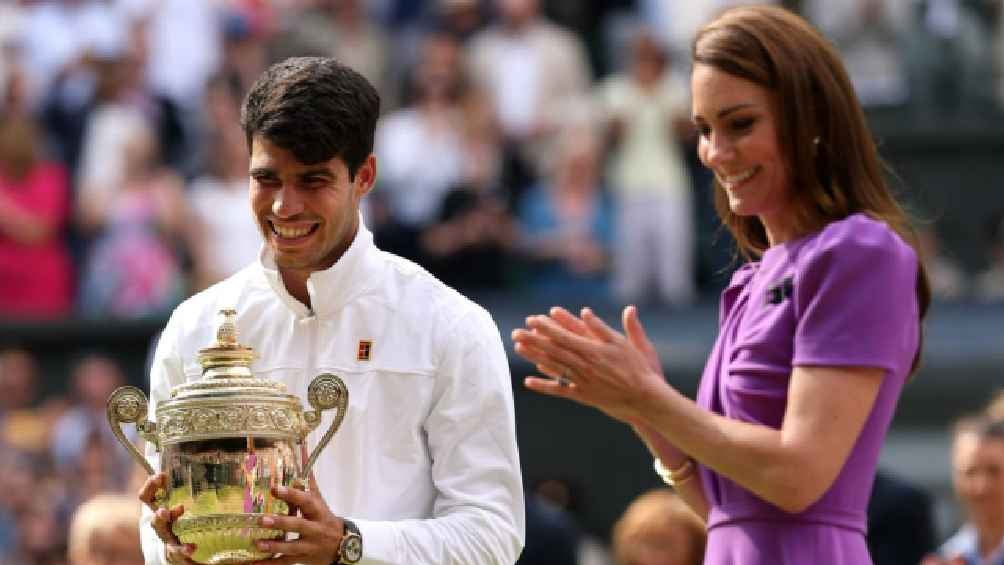 Kate Middleton entregó el trofeo de campeón al español. 