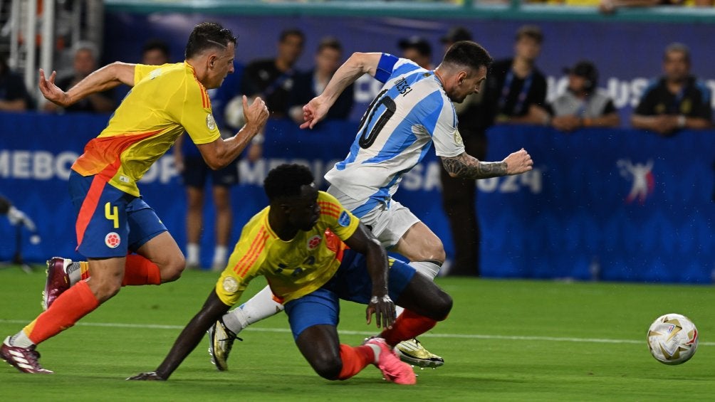 Lionel Messi vs Colombia