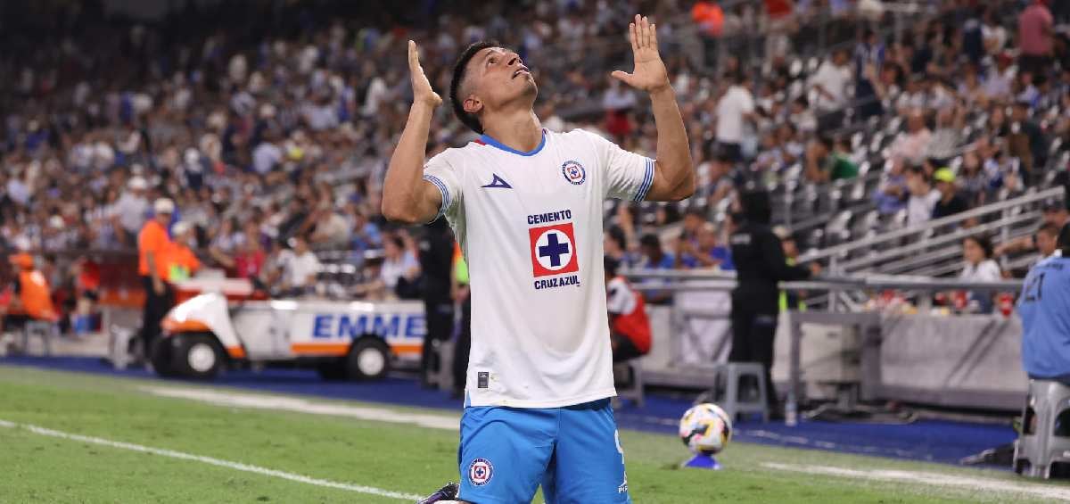 Cruz Azul en plan grande 