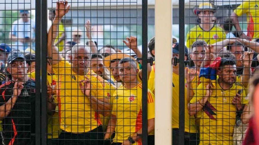 La afición cuando se cerraron las puertas