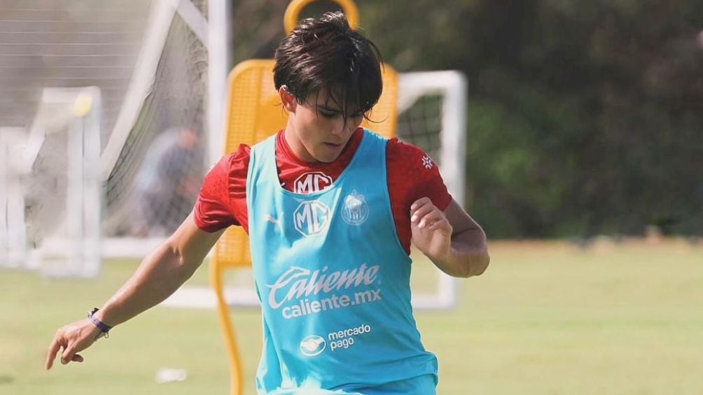 El Mesmari entrenando con Chivas