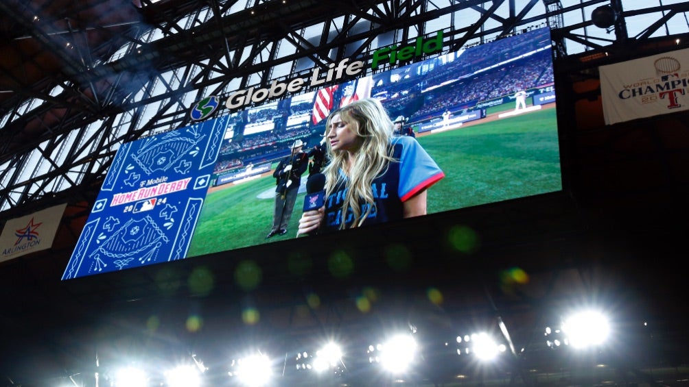 Ingrid Andress, que interpretó el himno de Estados Unidos en la MLB, confiesa haber estado ebria