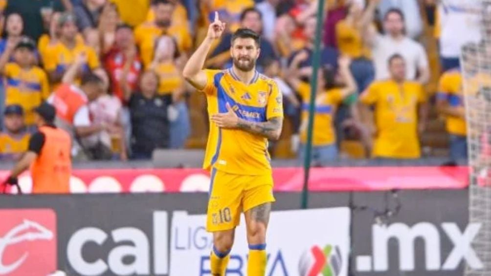 Gignac celebra un gol con tigres