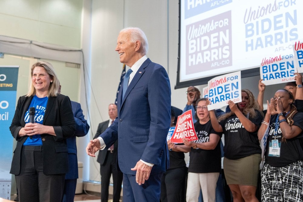 Joe Biden tendría una reunión para conseguir el voto latino.