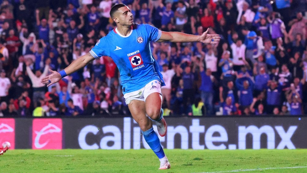 Giorgos se estrenó como goleador de Cruz Azul