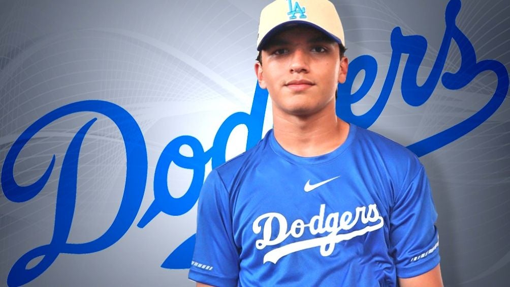 ¿Por qué Ezequiel Rivera no puede firmar aún con los Dodgers?