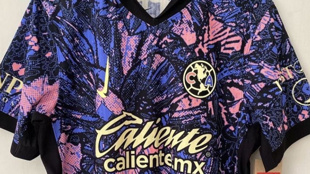 ¿Nuevo plumaje? Filtran imágenes del que sería el tercer uniforme del América