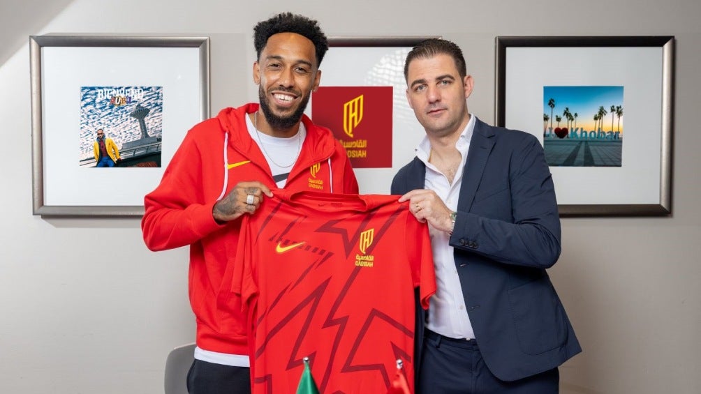 Aubameyang, nuevo compañero de Julián Quiñones en el Al-Qadsiah FC