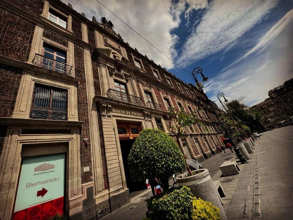 En el edificio del Monte de Piedad está la exposición.