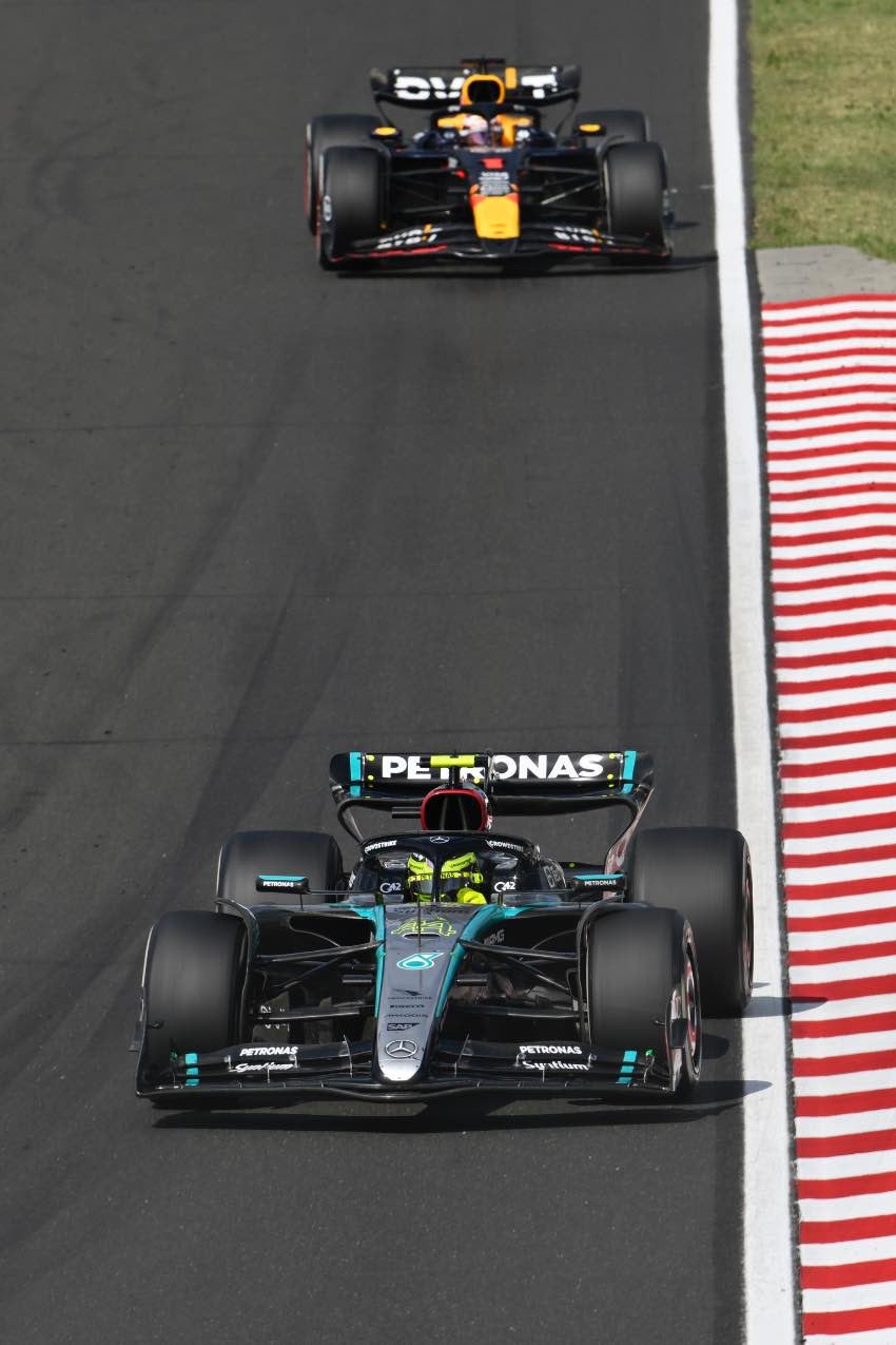 Verstappen en la lucha con Hamilton en el GP de Hungría