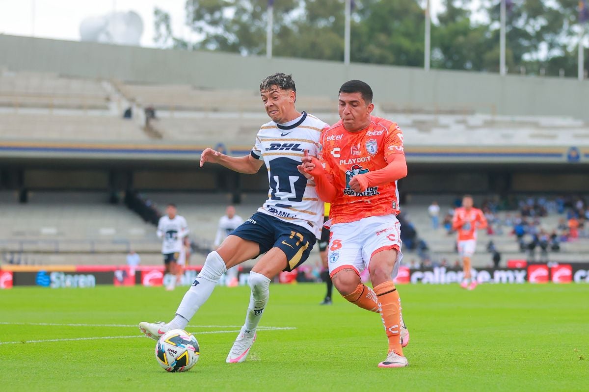 Ruvalcaba en partido con Pumas 