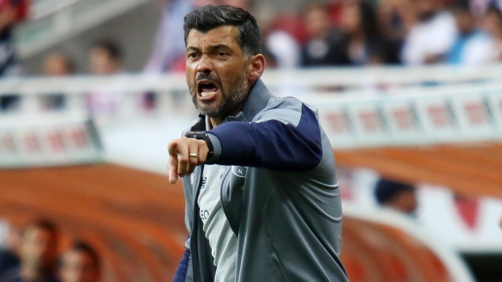 Sérgio Conceiçao dirigiendo al Porto