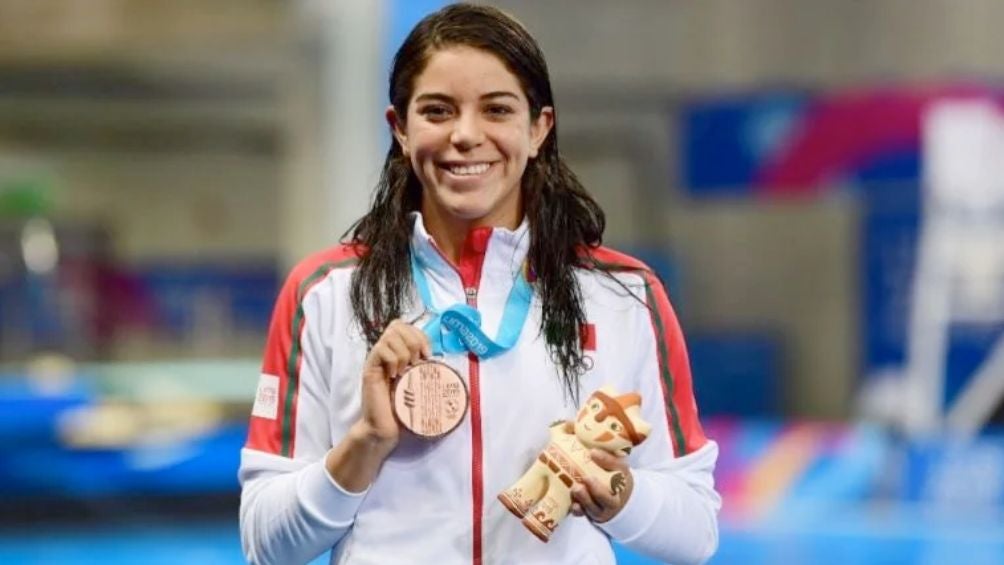 La clavadista mexicana celebra una medalla