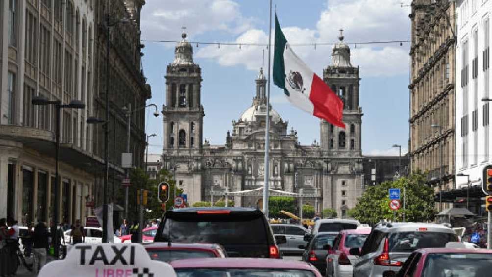 Las multas para los automovilistas que no respeten la restricción es de más de 3 mi pesos. 