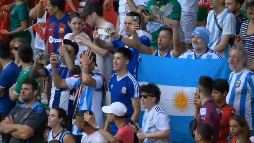 Pese a que había argentina en las tribunas, eran minoría ante los franceses. 