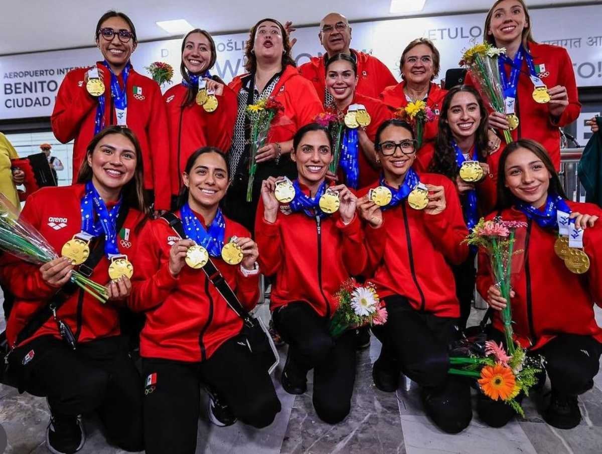 El equipo completo de Natación 