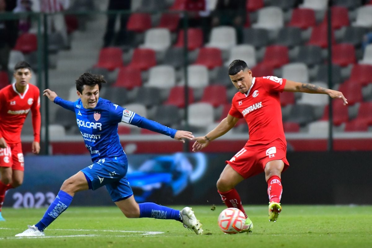 Araújo en partido de Liga MX 