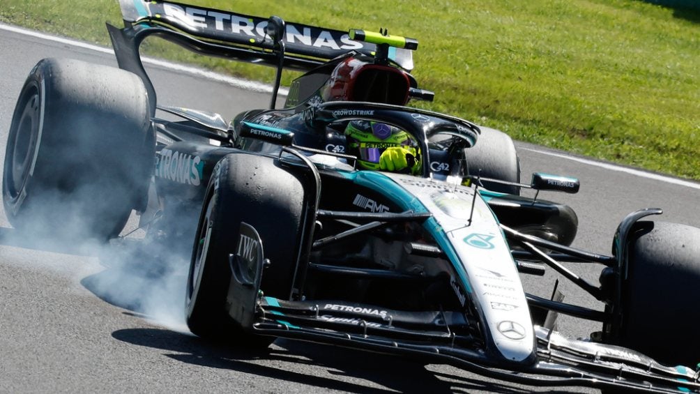 Hamilton se quedó con la victoria de forma atípica