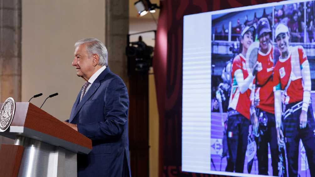 López Obrador mandó felicitaciones a las arqueras mexicanas. 