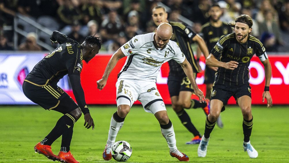 Carlos Gutiérrez en el partido ante el LAFC