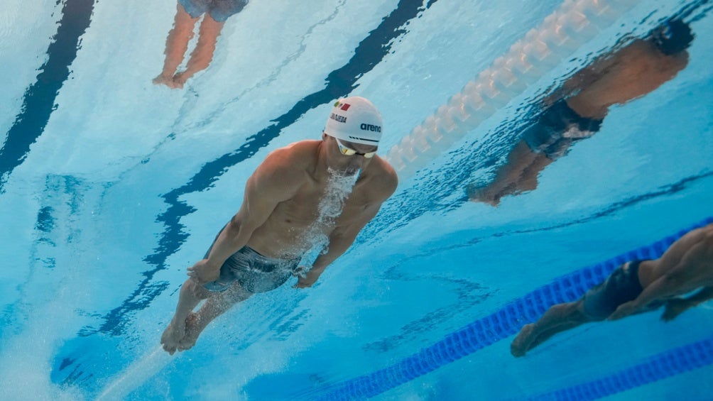 Lara regresó a México a una semifinal olímpica de natación