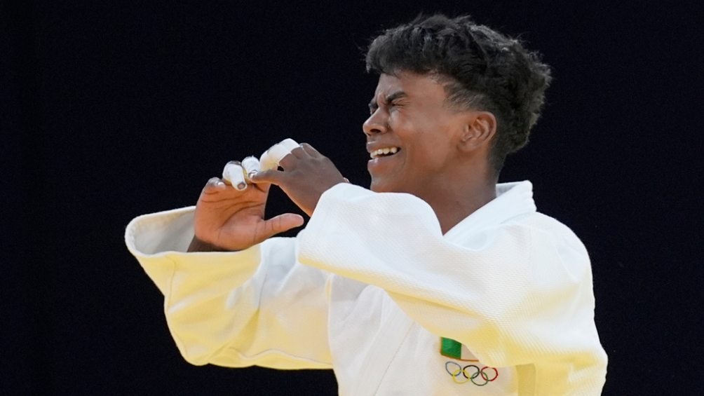 Prisca Awiti celebra su pase a Semifinales de judo en París 2024