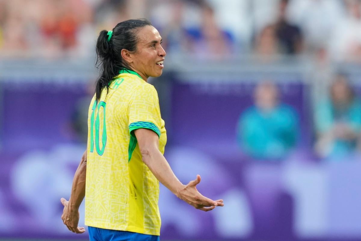 Marta recibió la tarjeta roja ante España