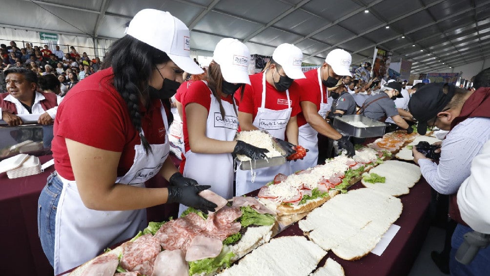 La torta fue hecha de diversos ingredientes que le dieron un sabor único.