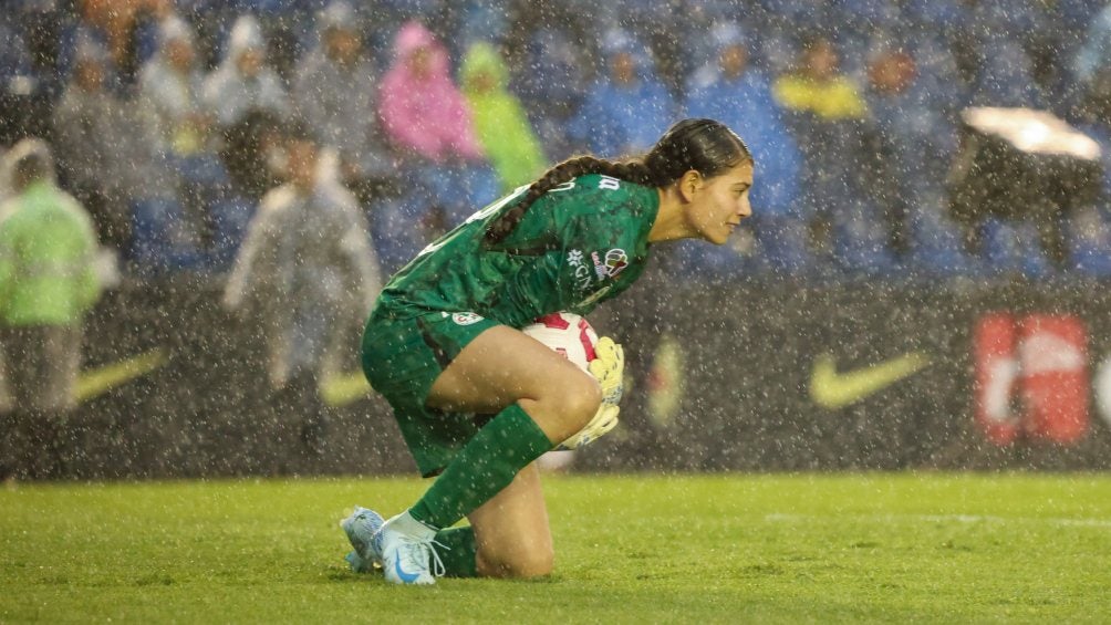 Itzel Velasco ante el Toluca Femenil