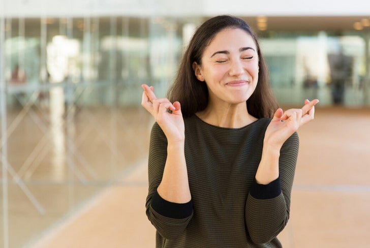 También empieza por contagiar la sonrisa.