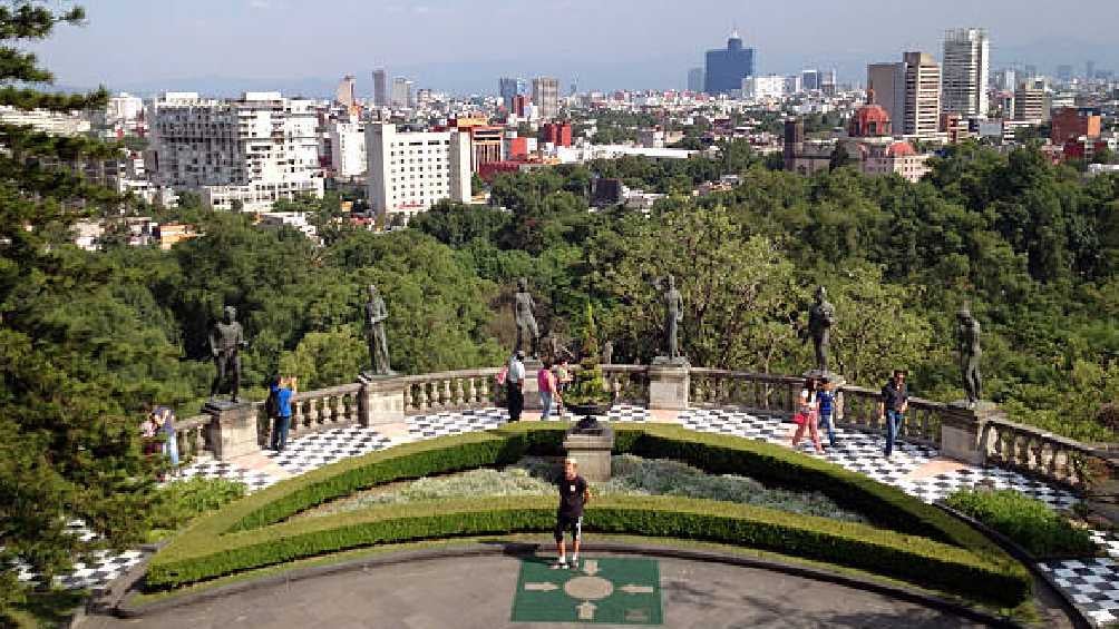 Chapultepec es un lugar público al que puede acudir todo mundo. 