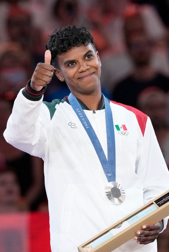 Prisca Awiti con medalla de plata en Judo