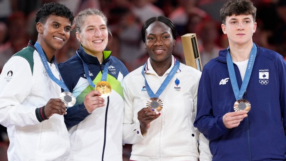 Prisca Awiti en podio de Judo