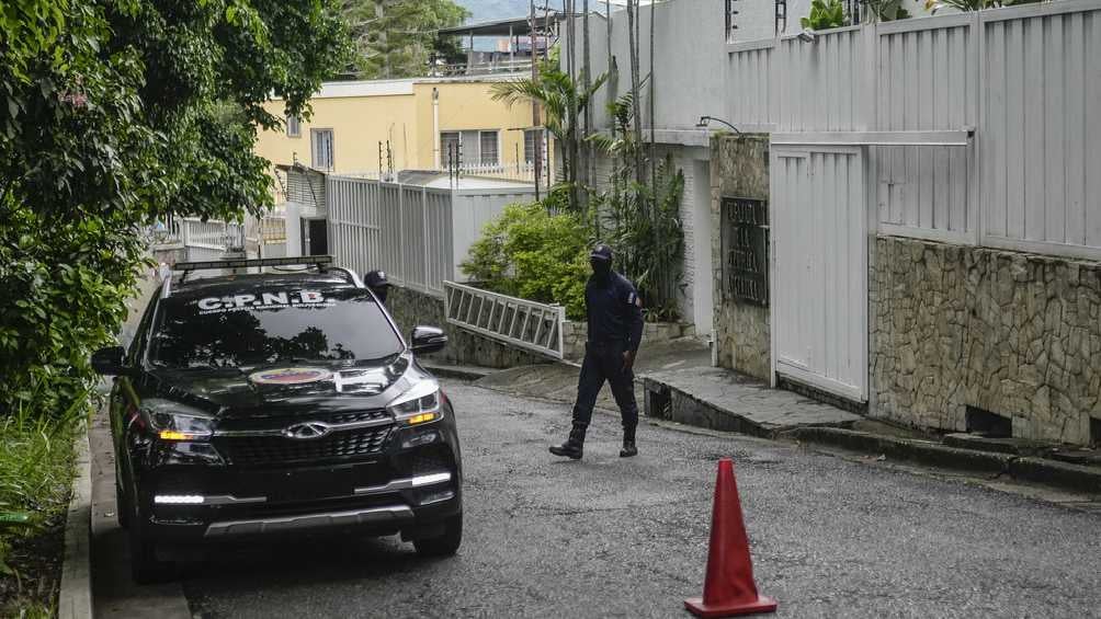 Representantes de Brasil quedaron a cargo de la Embajada de Argentina. 