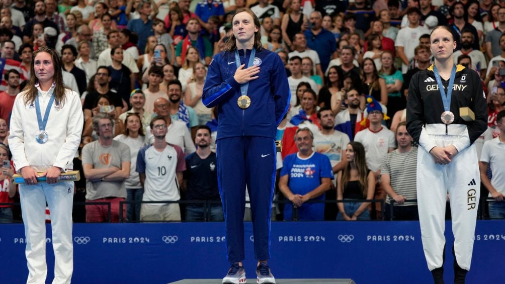 Podio en los 1500m estilo libre femenino, cuando Ledecky llegó a 12 medallas en su carrera