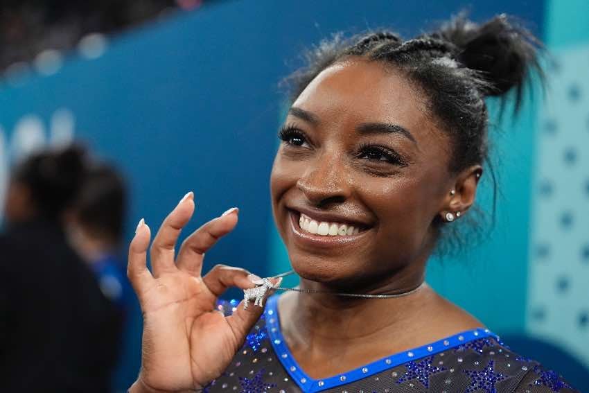 Simone Biles y su 'mítico' collar