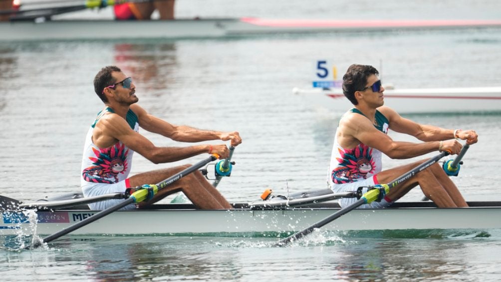 Alexis López y Miguel Carballo se despiden de París imponiendo una nueva marca para México en remo