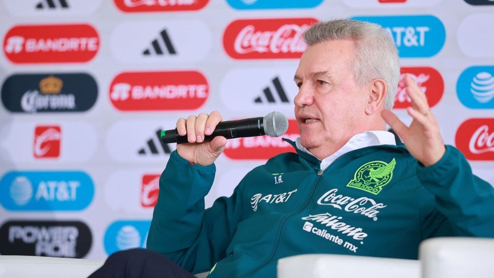 Javier Aguirre en su presetanción como nuevo entrenador del Tri