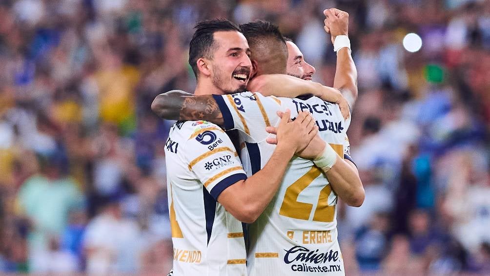 Robert Ergas celebra en Pumas