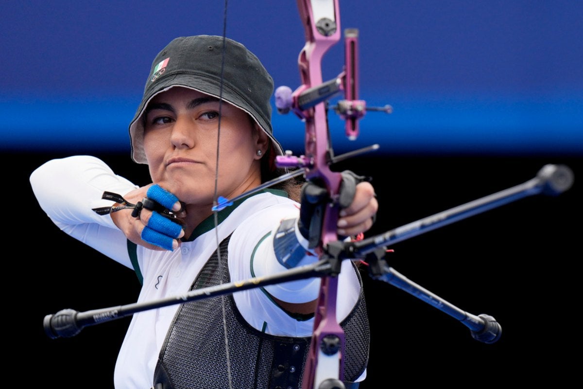 La mexicana tirando en la competencia 