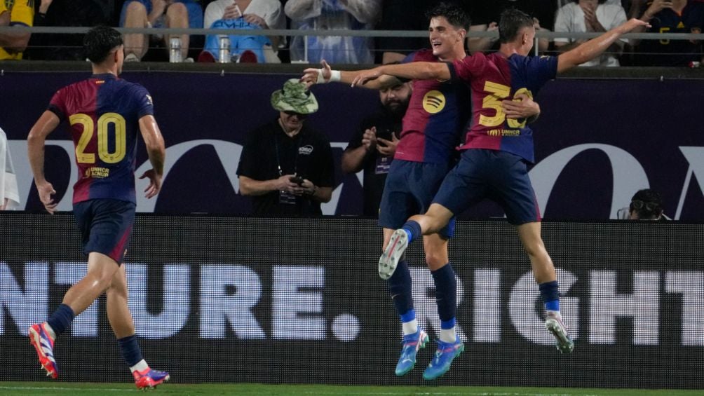 Pau Víctor festeja gol con el FC Barcelona