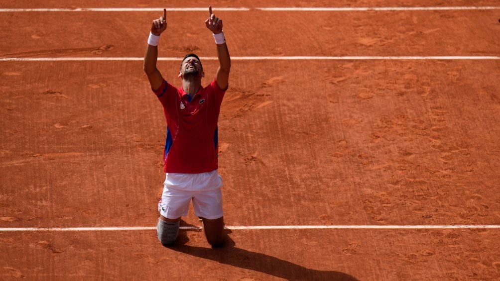 Djokovic celebra el Oro Olímpico