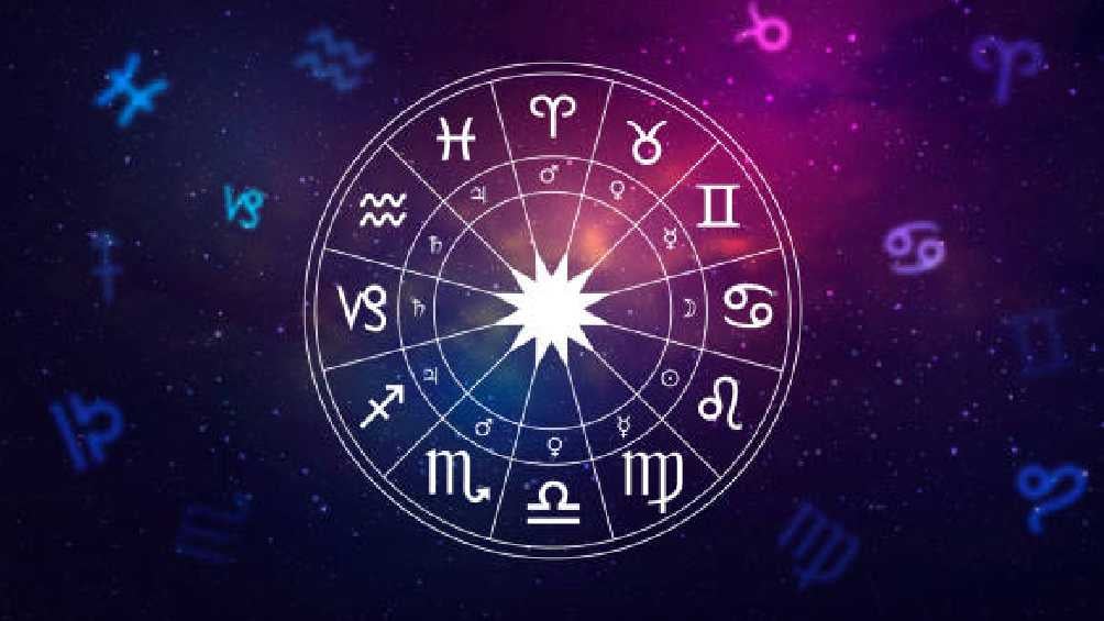 Son 12 los signos del zodiaco. 